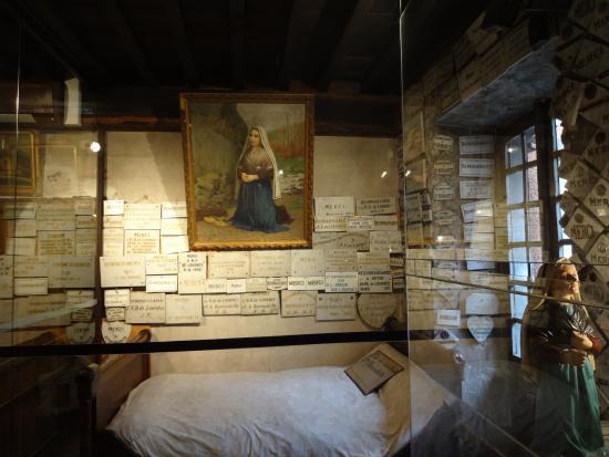 Szent Bernadett háza