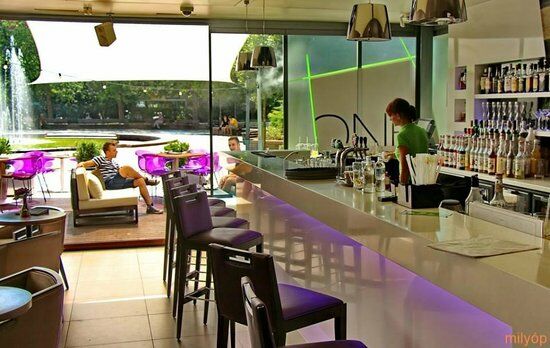 Cafe One Cukrászda és Kávézó