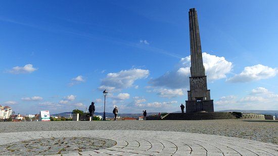 Horea, Cloșca és Crișan obeliszkje