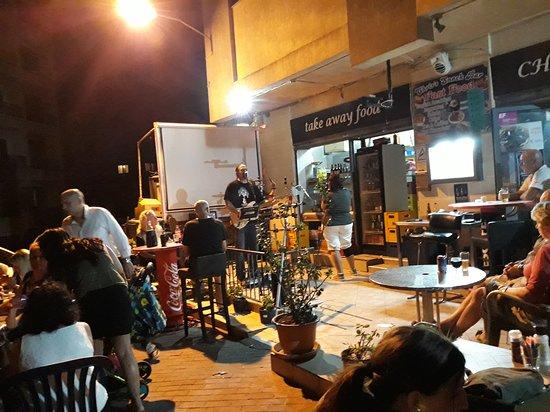 Chris's snack bar & restaurant