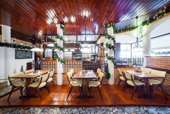 Pizzeria and Spaghetteria La Cantina