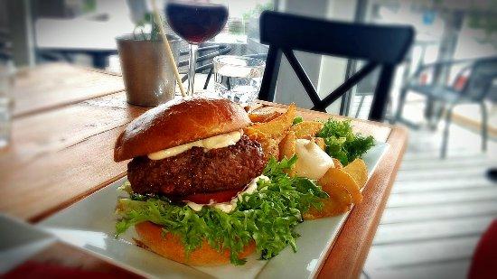 Bravas Pinchos Y Vino