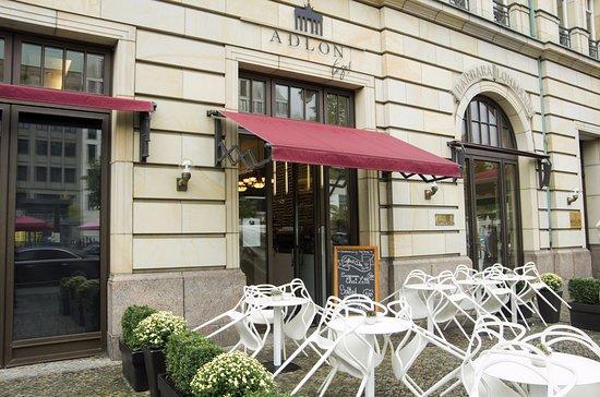 Adlon To Go Coffee Shop