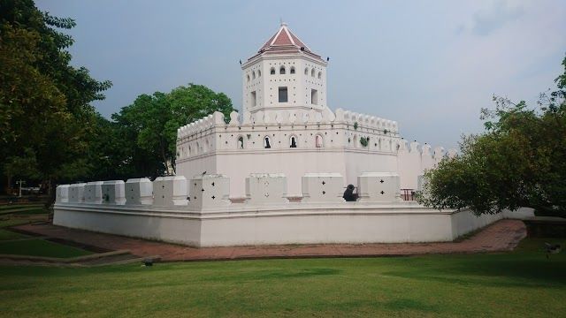 Santichiprakan park