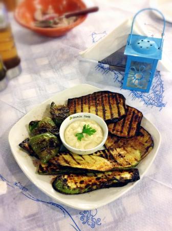 Semis Family Taverna