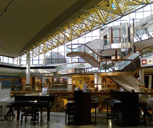 Cinecittà Due bevásárlóközpont